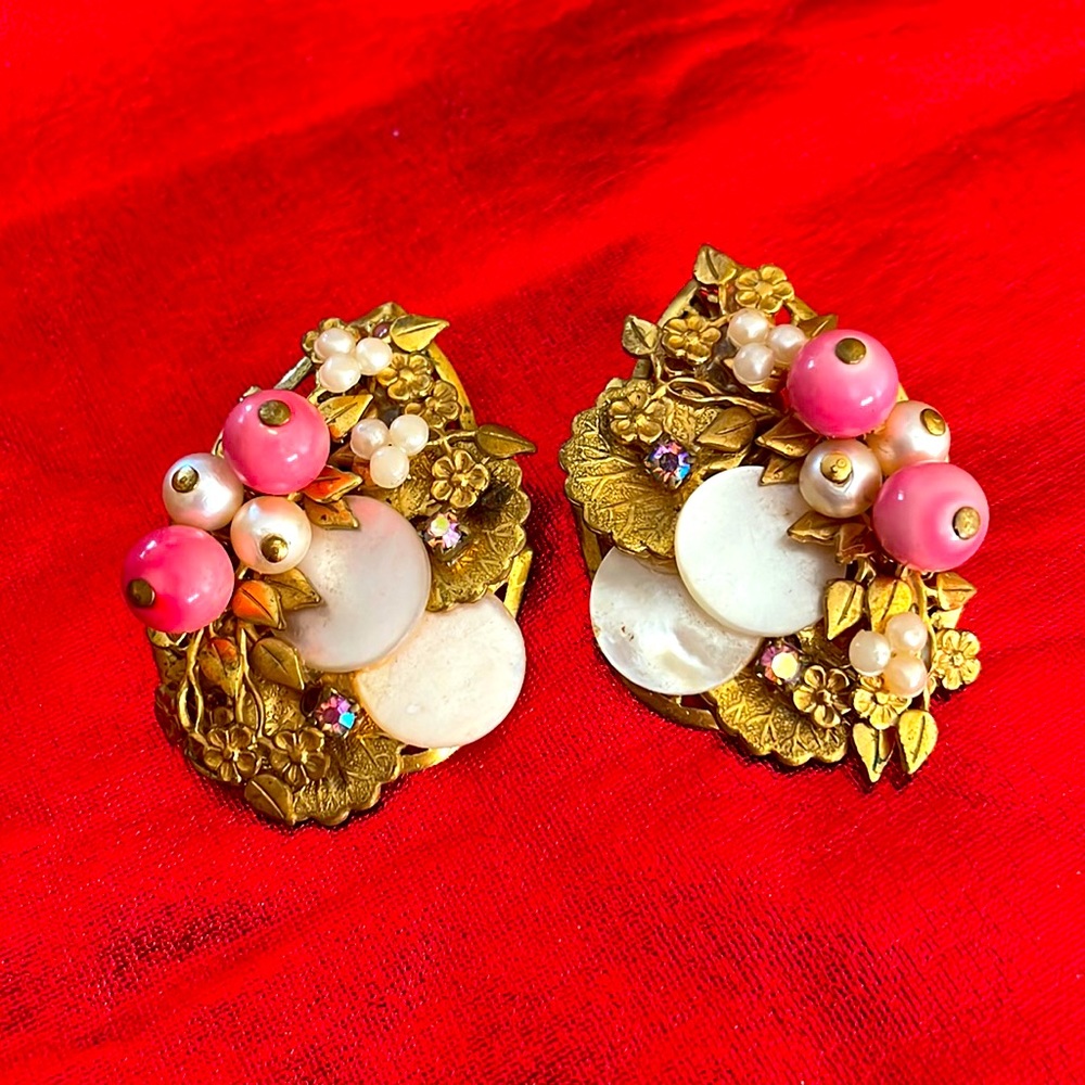Earring clip on